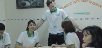 Học tiếng Anh với người nước ngoài tại Benative